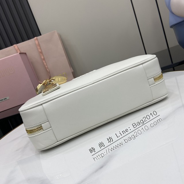 MIU MIU專櫃繆繆最新款Beau手袋原廠皮手提肩背包 jh2747型號：5BB173